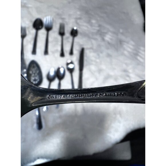 Silco, Northland, Oxford, Hall, Oneida silverware misc lot - Picture 7 of 7